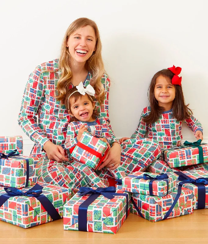 the-babies-cotton-matching-family-pajama-set-in-live-in-the-presents